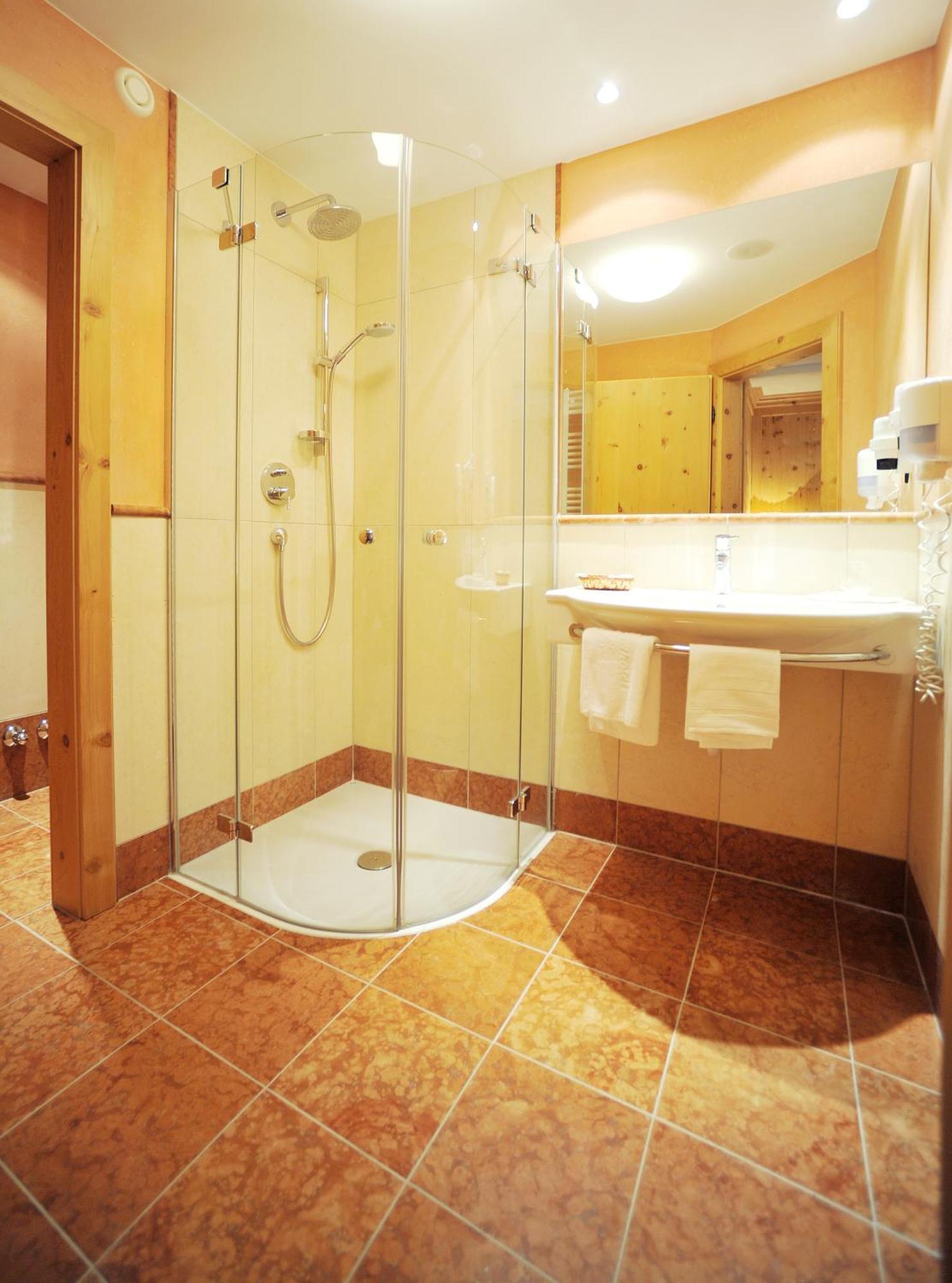 Thermal-Badhotel Kirchler Tux Δωμάτιο φωτογραφία