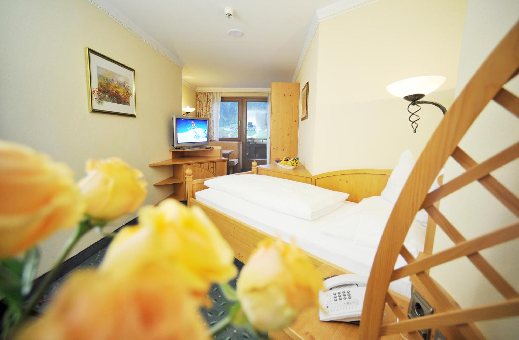 Thermal-Badhotel Kirchler Tux Δωμάτιο φωτογραφία