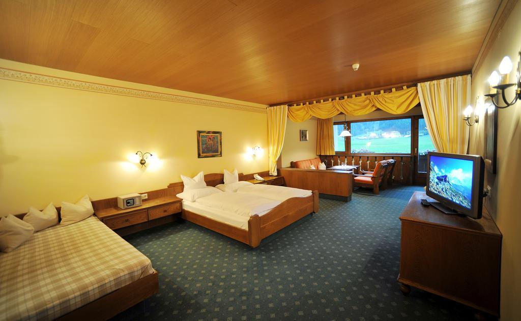 Thermal-Badhotel Kirchler Tux Δωμάτιο φωτογραφία