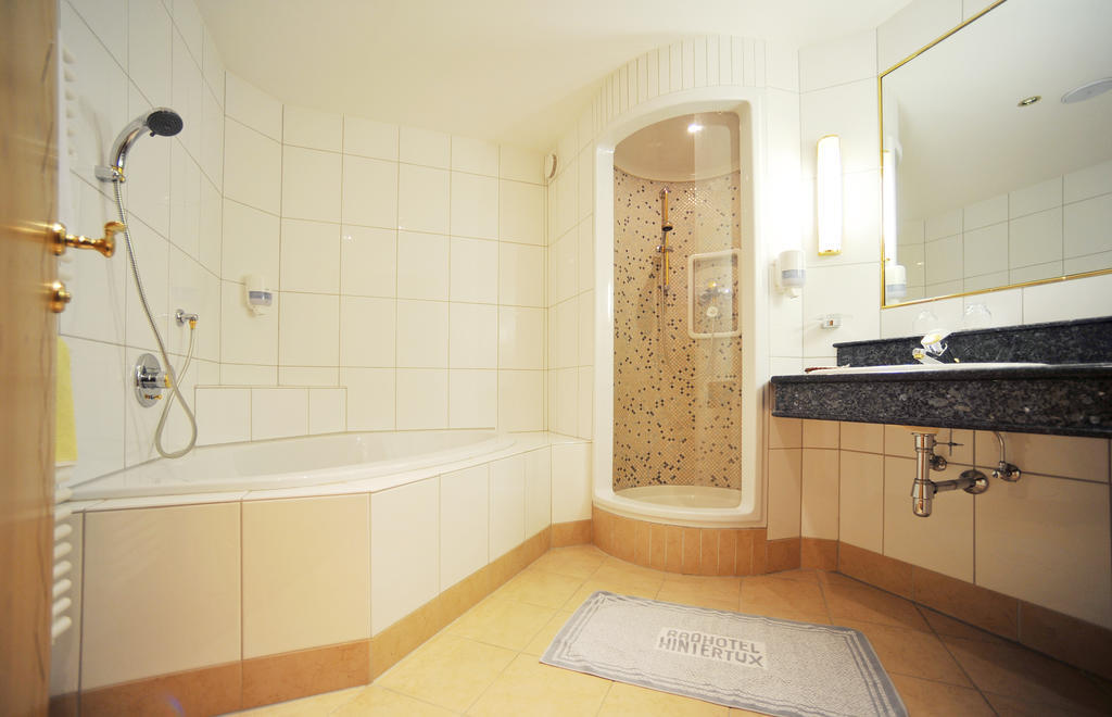 Thermal-Badhotel Kirchler Tux Δωμάτιο φωτογραφία