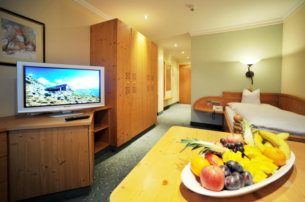 Thermal-Badhotel Kirchler Tux Δωμάτιο φωτογραφία