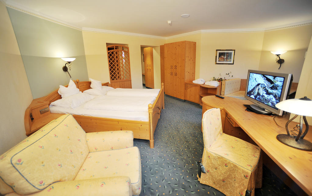 Thermal-Badhotel Kirchler Tux Δωμάτιο φωτογραφία
